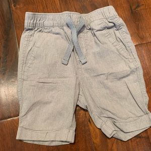 Old navy shorts size 4t
